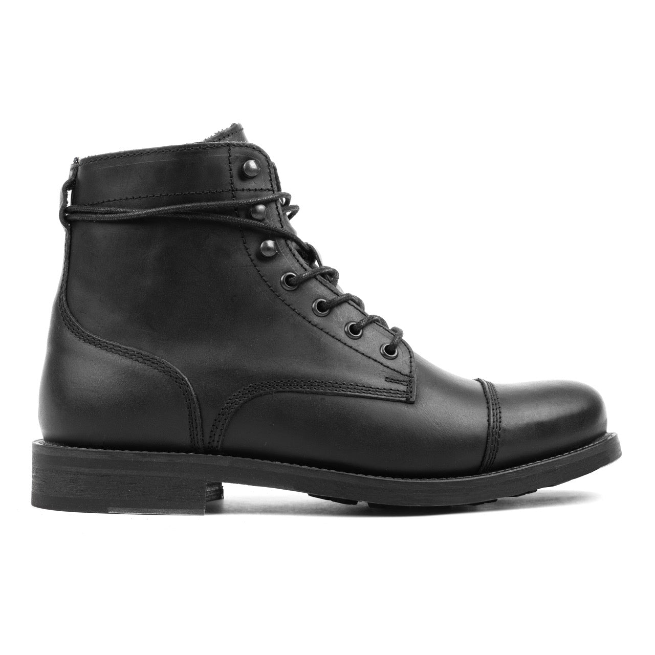 Boot de capuche d'orteil béret en cuir cireux noir